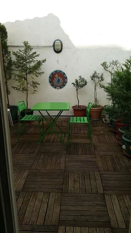 Hostel Paranjib Parijs