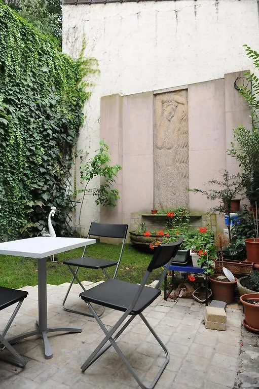 Hostel Paranjib